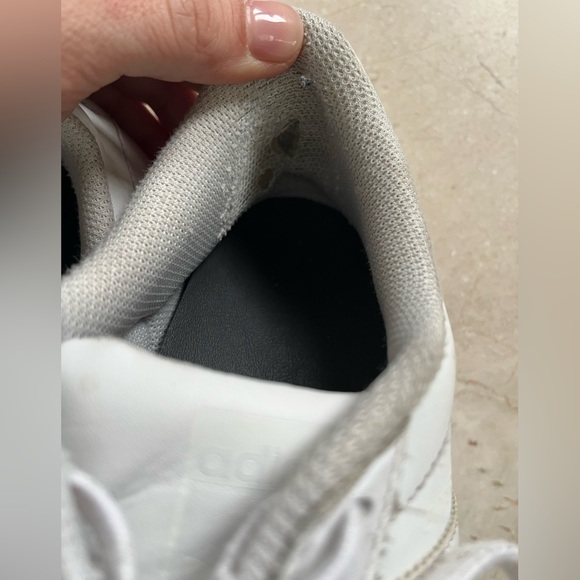 Adidas  Supestar men’s shoe size 9.5 white and white stripes - Picture 4 of 10